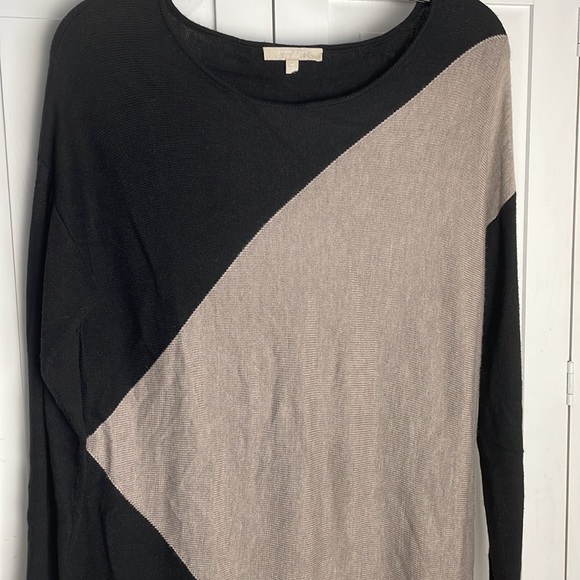 Joan Vass Asymmetric Black and Gray Color Block Sweater Shirt Size Medium - Picture 2 of 5